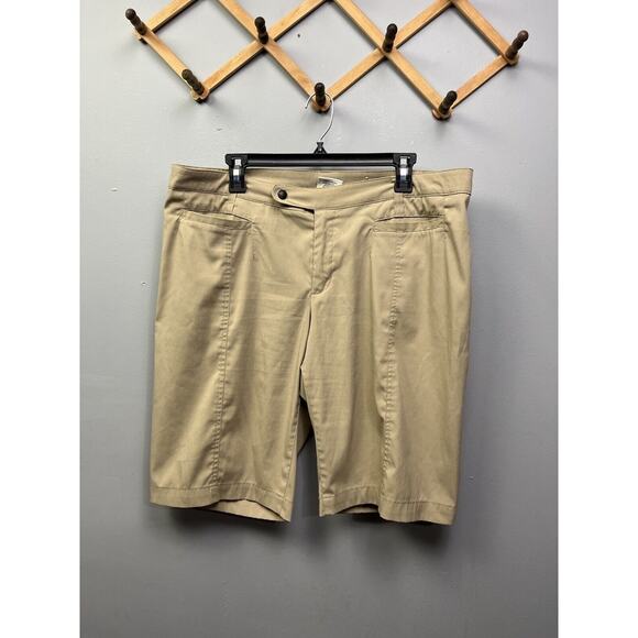 Magellan Fish Gear Shorts Womens Size‎ 14 Khaki Bermuda Moisture Wicking Pockets - Picture 1 of 7